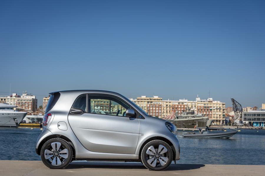  Smart EQ ForTwo Prime Coupe (C453) 2020 года  (WW) (фото 15 из 28)